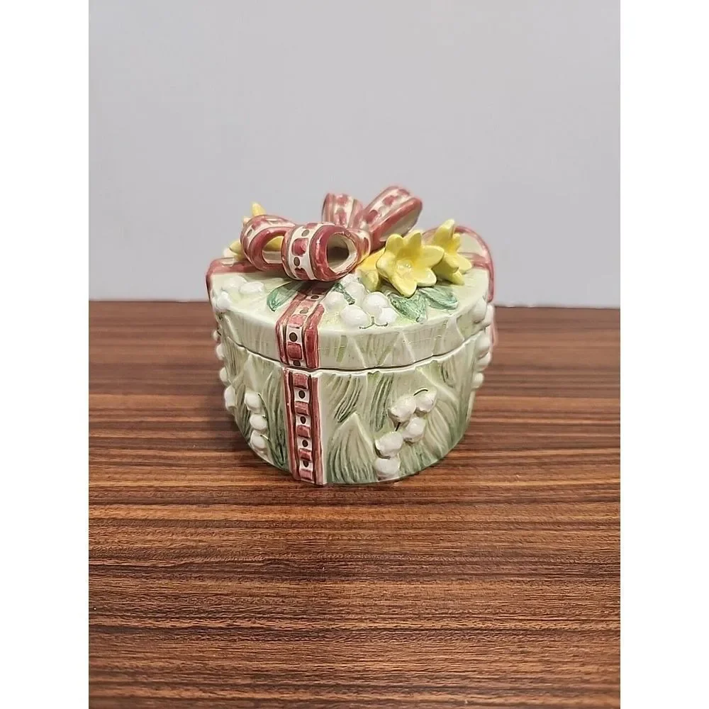Fitz and‎ Floyd Lily Of The Valley Trinket Dish with Lid 4 in Round